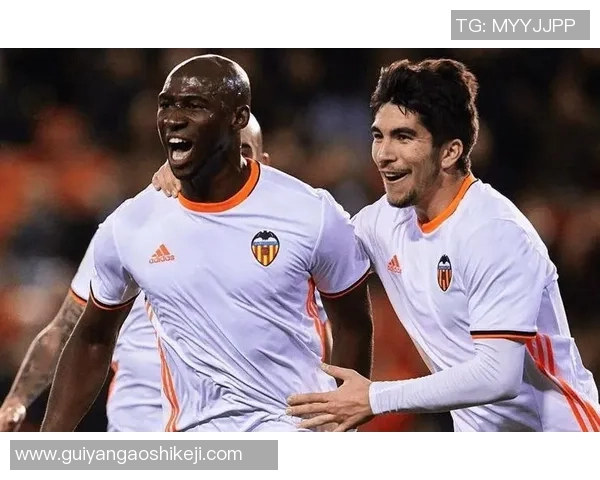 足球明星齐聚一堂激情对决精彩纷呈的多人专场比赛盛宴