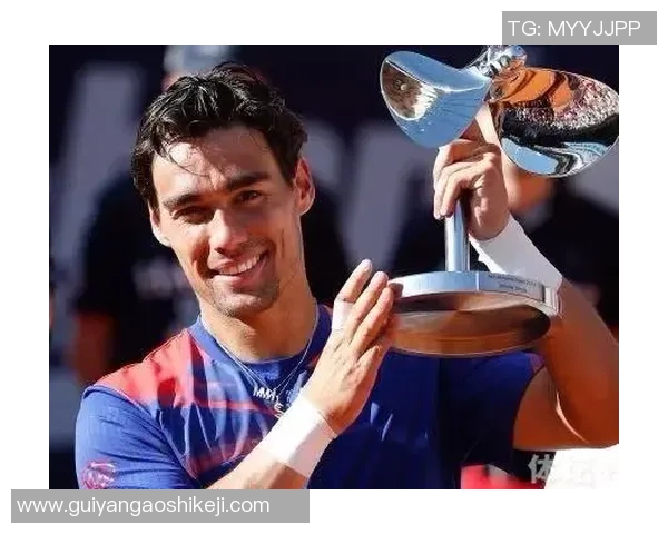 重庆网球队在世界锦标赛积分榜上以70分稳居第一名展现强大实力